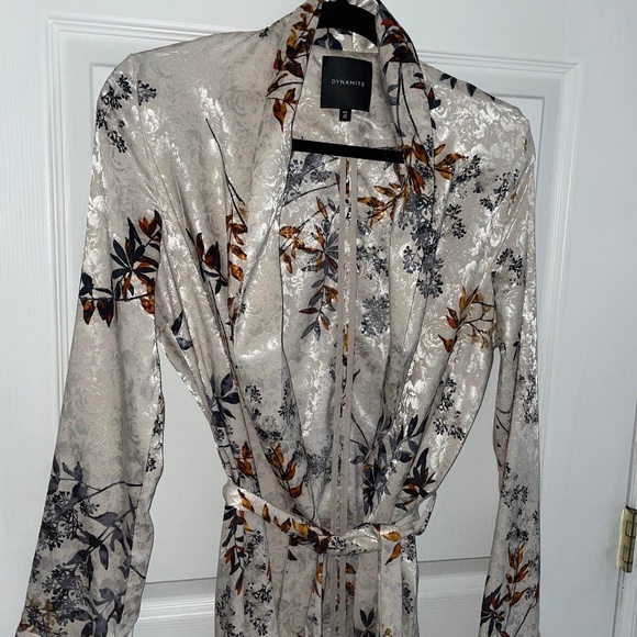 Dynamite Printed Robe/Cardigan - Picture 6 of 7